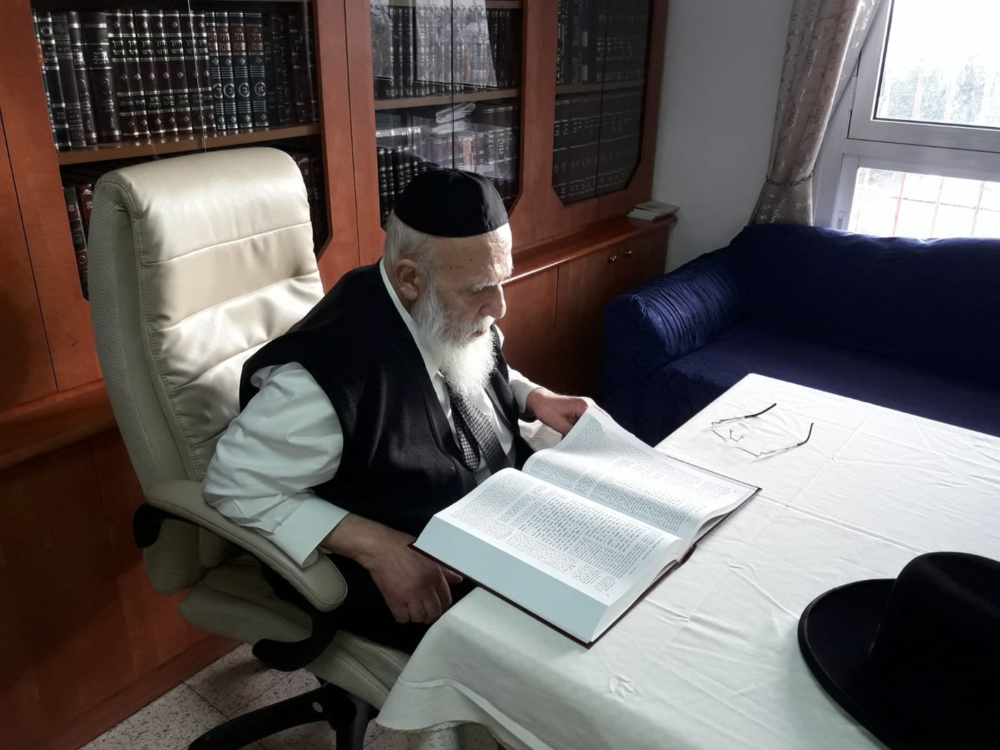 מראות חייו של נשיא המועצת חכם שלום כהן זצוק"ל