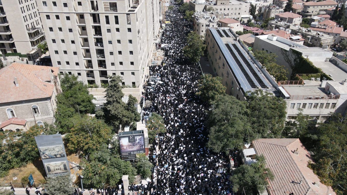 כשרחובות ירושלים השחירו מאדם | תיעוד מהרחפן