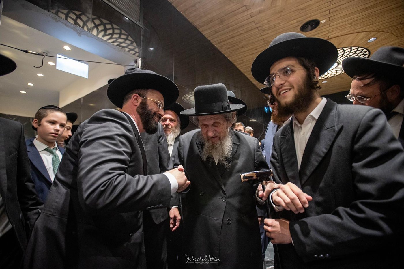 שמחת הנישואין לבן ר"י 'מגדל עוז', הרה"ג יחזקאל אתרוג • תיעוד