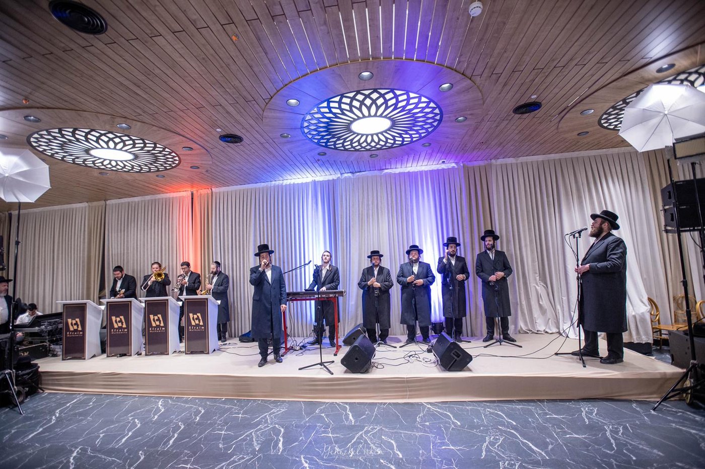שמחת הנישואין לבן ר"י 'מגדל עוז', הרה"ג יחזקאל אתרוג • תיעוד