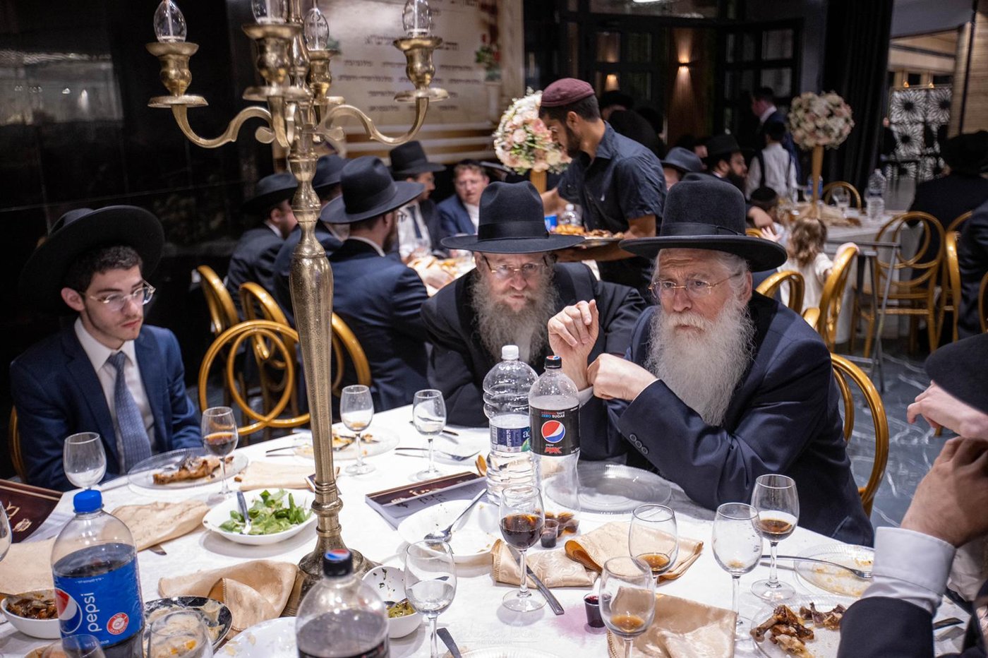 שמחת הנישואין לבן ר"י 'מגדל עוז', הרה"ג יחזקאל אתרוג • תיעוד