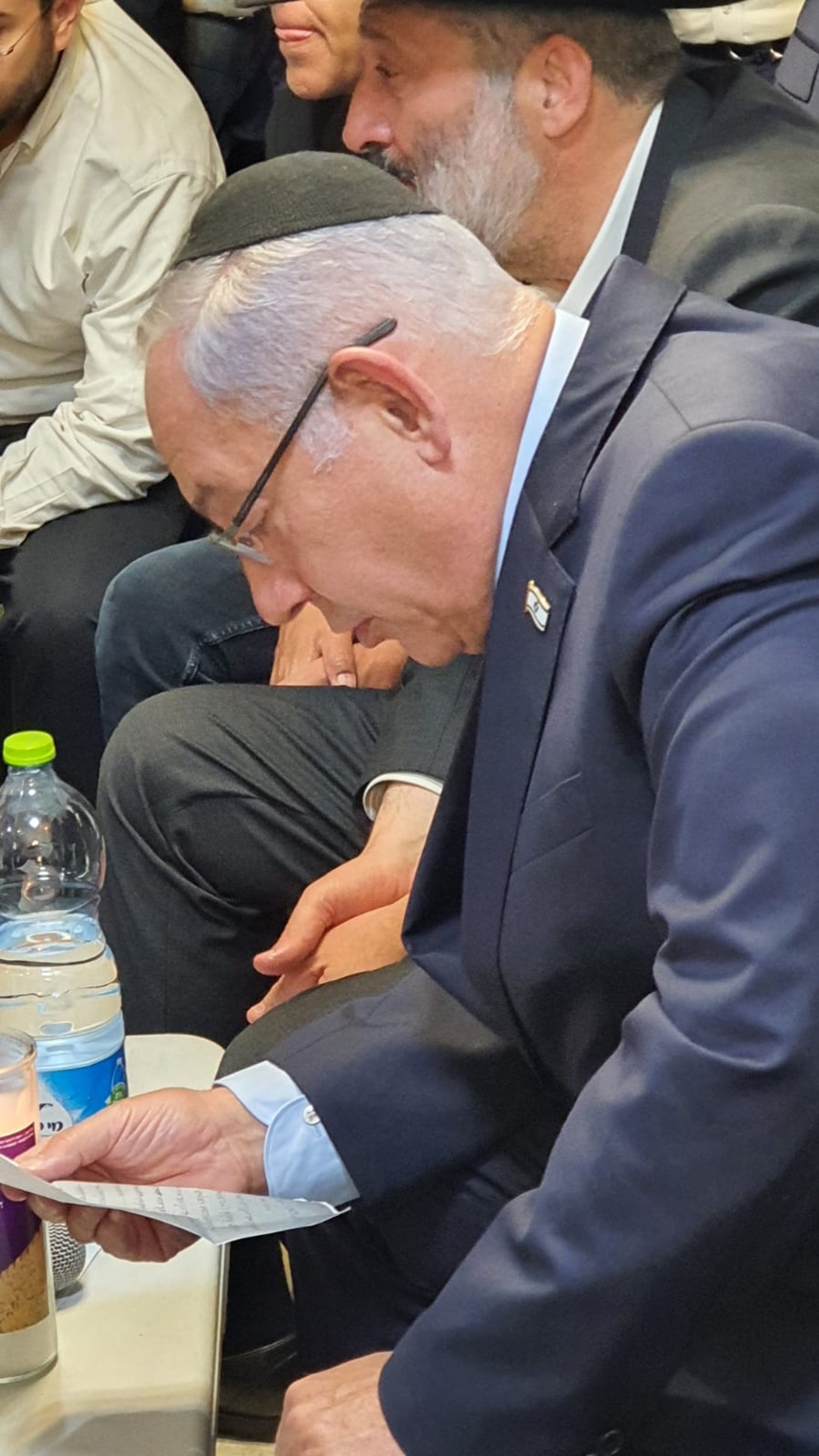 המשב"ק הקריא את מכתבו של הרב שך לנשיא המועצת ופרץ בבכי