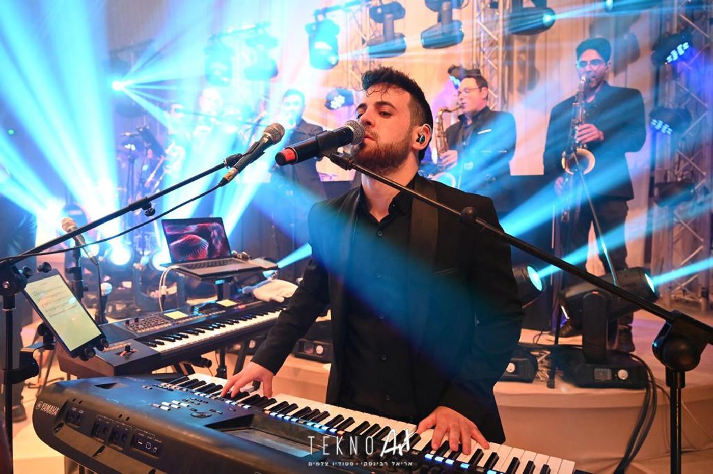 המפיק דוד פדידה חיתן את בתו - בהפקה מטורפת • צפו