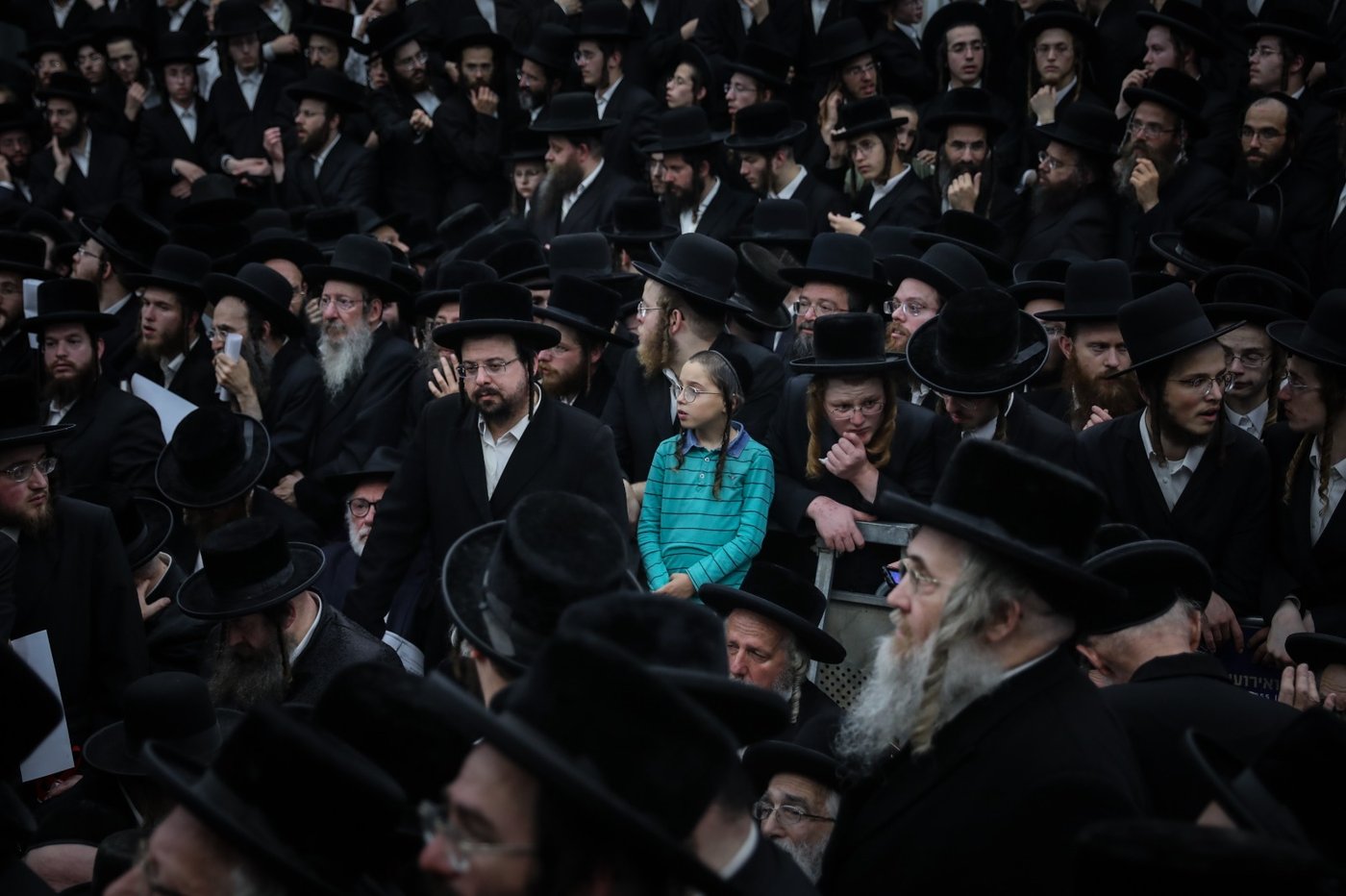 תיעוד מסכם ודומע: מסע הלווית האדמו"ר מזוועהיל זצוק"ל