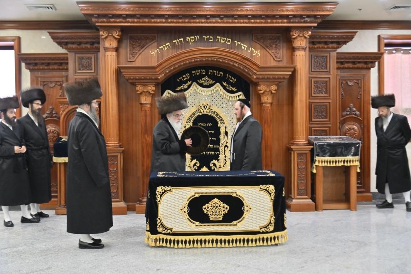 עליה לתורה ו'פארשפיל': שמחת בית ויז'ניץ - וויען