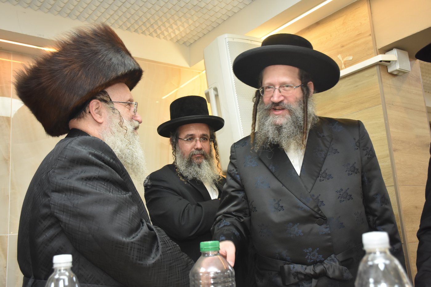 בר מצווה לניני האדמו"רים התאומים