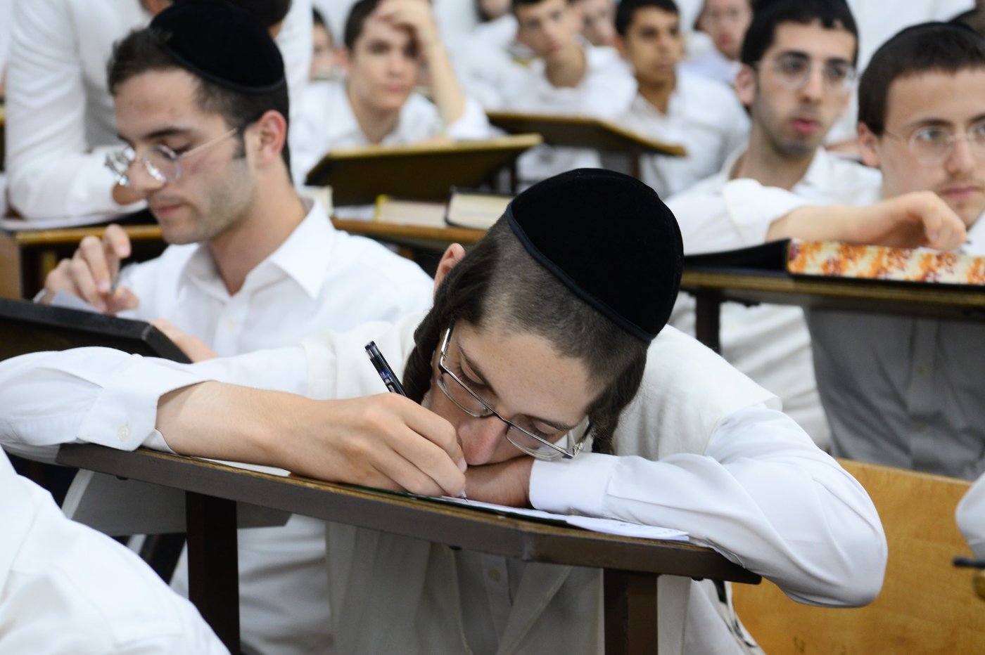 תיעוד מרהיב: נשיא המועצת בן ה-99 במסירת שיעור כללי