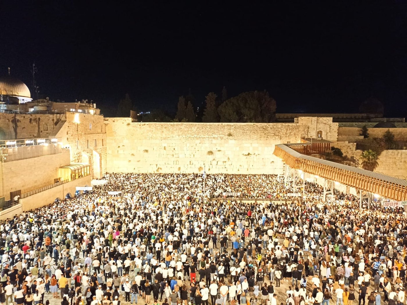 מעמד סליחות בכותל: רבבות בקבלת עול מלכות שמיים