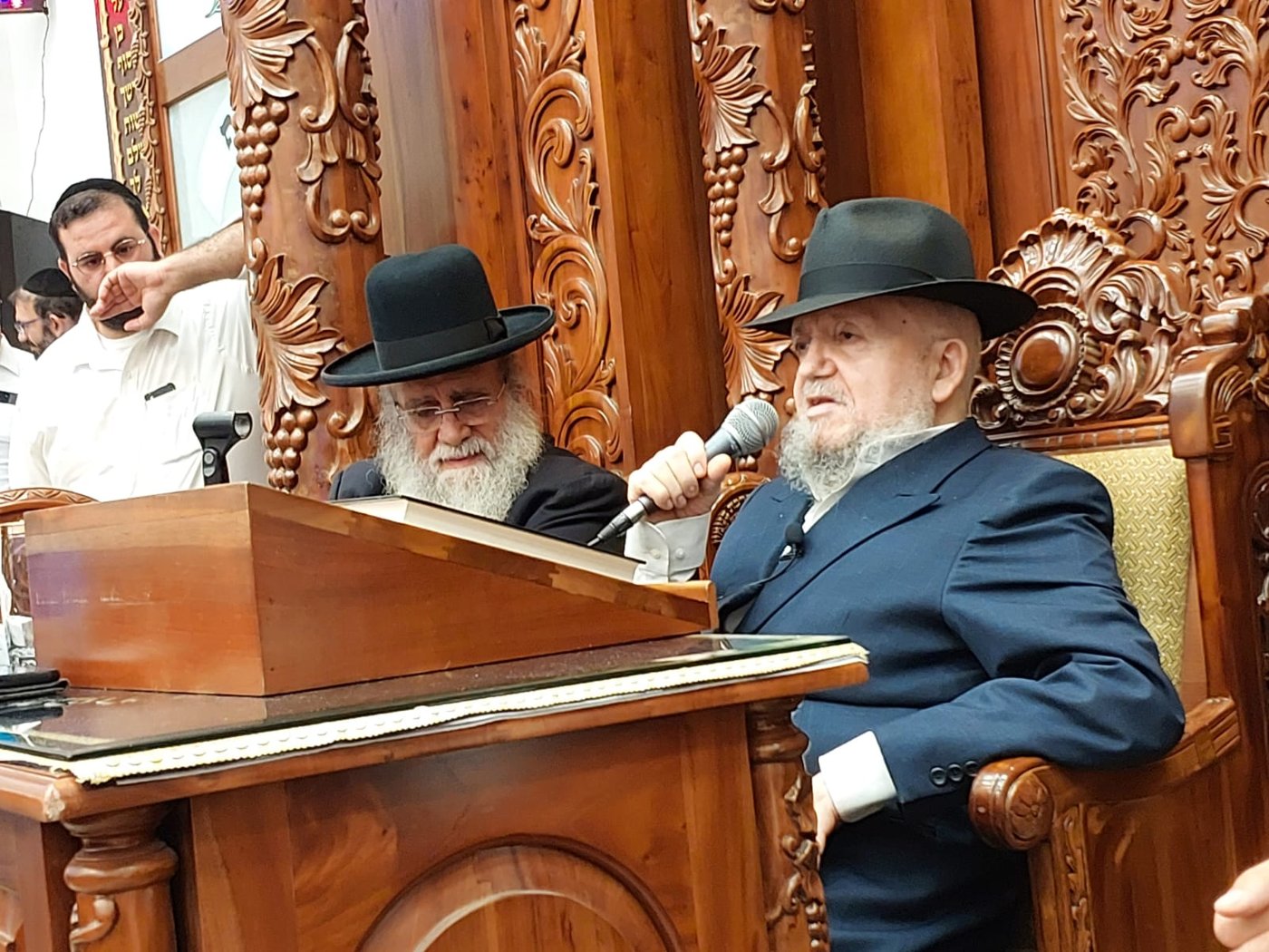 תיעוד: הגר"מ מאזוז במסע חיזוק בדרום הארץ