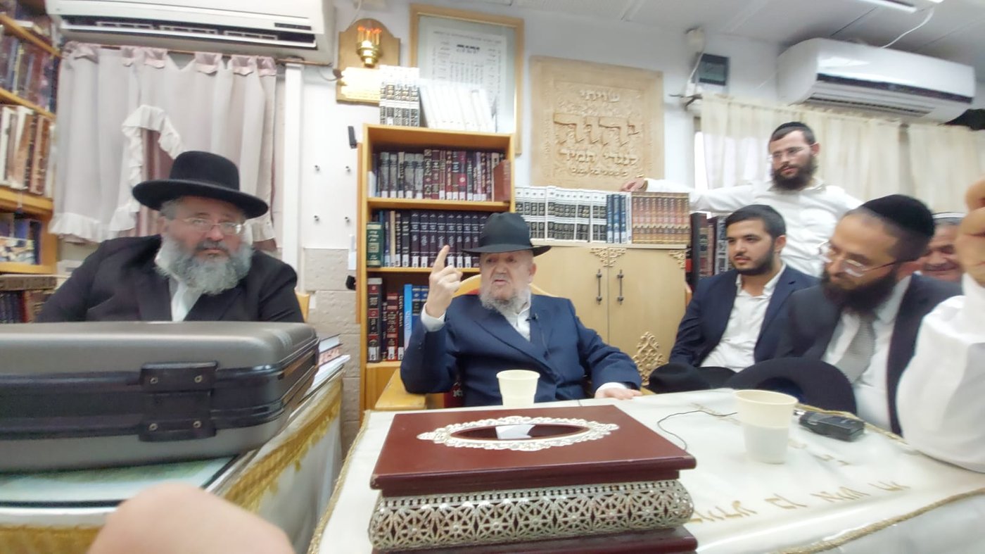 תיעוד: הגר"מ מאזוז במסע חיזוק בדרום הארץ