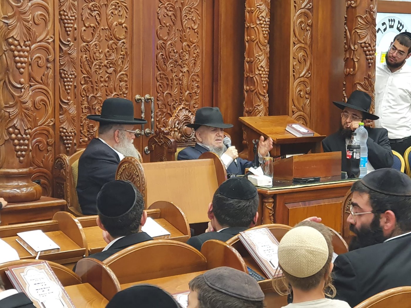 תיעוד: הגר"מ מאזוז במסע חיזוק בדרום הארץ