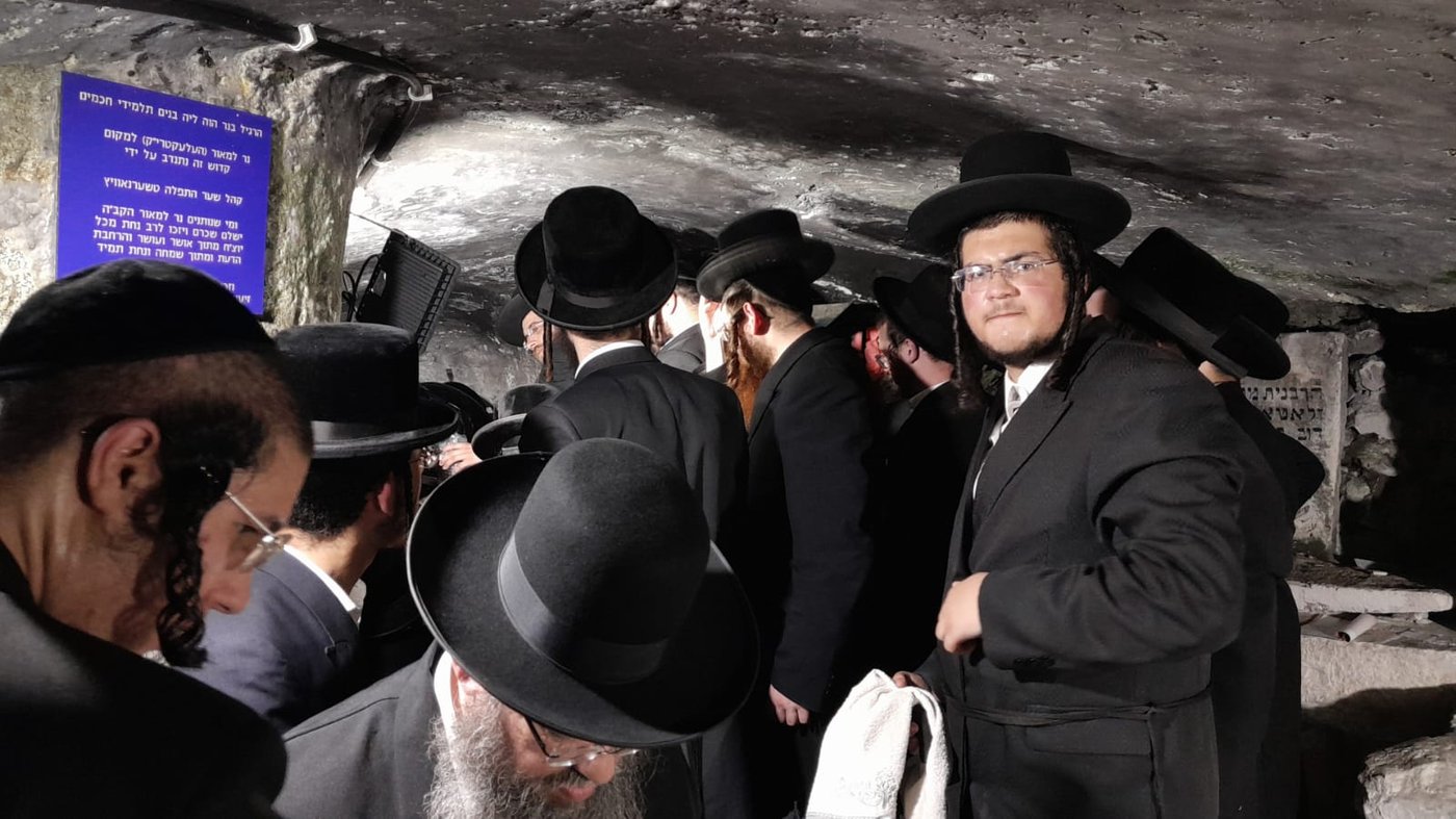 הכנה ליום הדין: הרבי ממיאלען התפלל בקברי צדיקים
