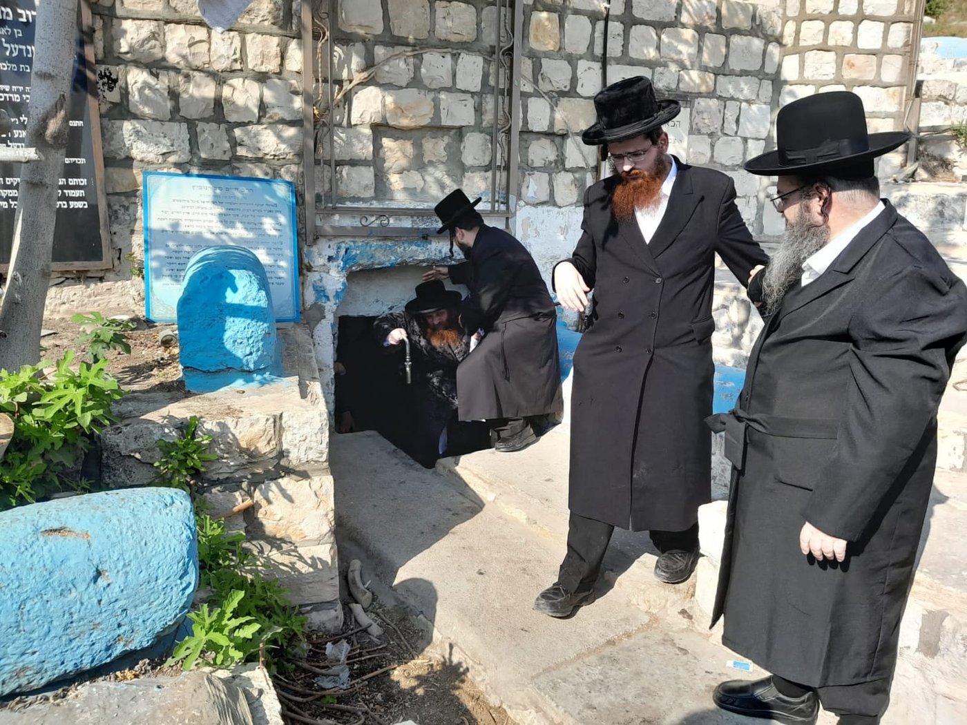 הכנה ליום הדין: הרבי ממיאלען התפלל בקברי צדיקים