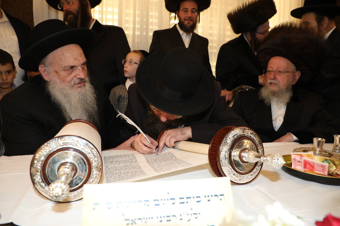 בני ברק: הכנסת ספר תורה לביהמ"ד דראהביטש