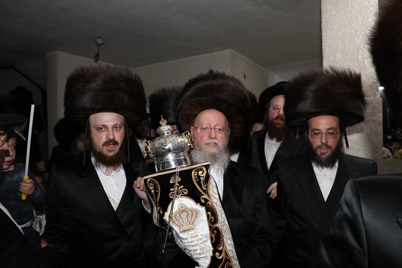 בני ברק: הכנסת ספר תורה לביהמ"ד דראהביטש