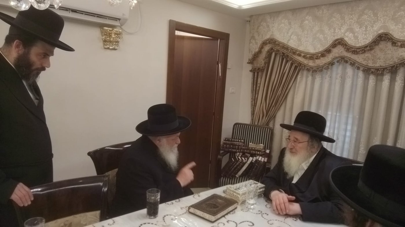 כך יצחק גולדקנופף התקבל בבתיהם גדולי ראשי הישיבות והאדמו"רים