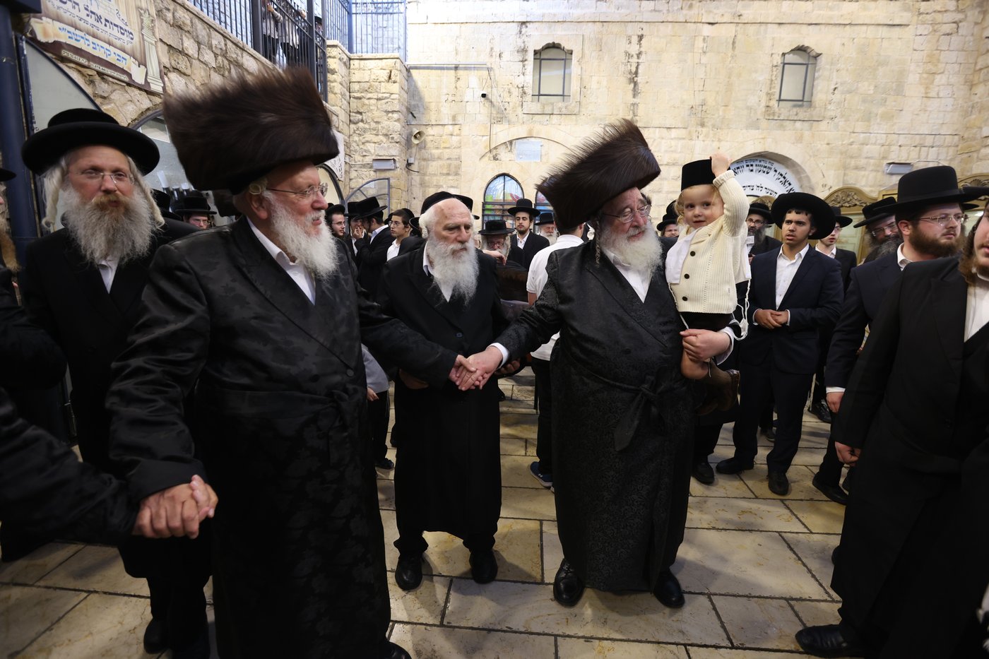 האדמו"ר מספינקא ערך 'חלאקה' לנכדו