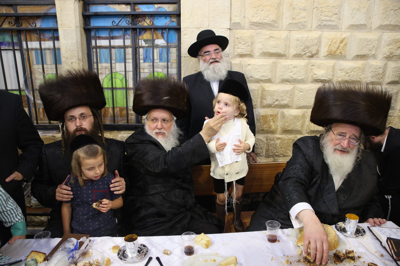 האדמו"ר מספינקא ערך 'חלאקה' לנכדו