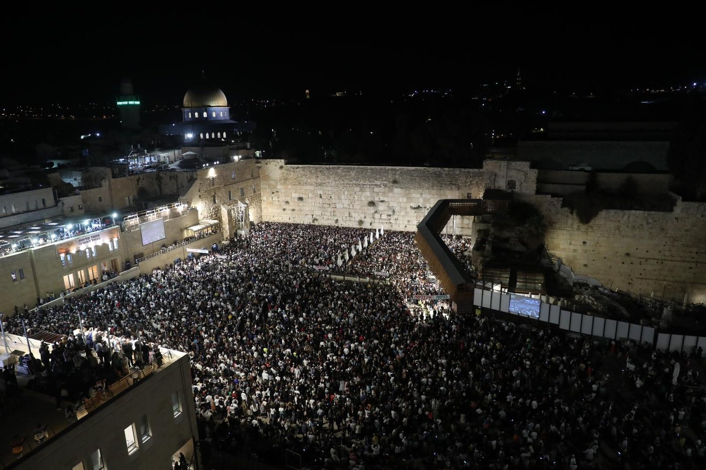 "וּתְשׁוּבָה וּתְפִלָּה"; כך נראות הסליחות האחרונות בכותל