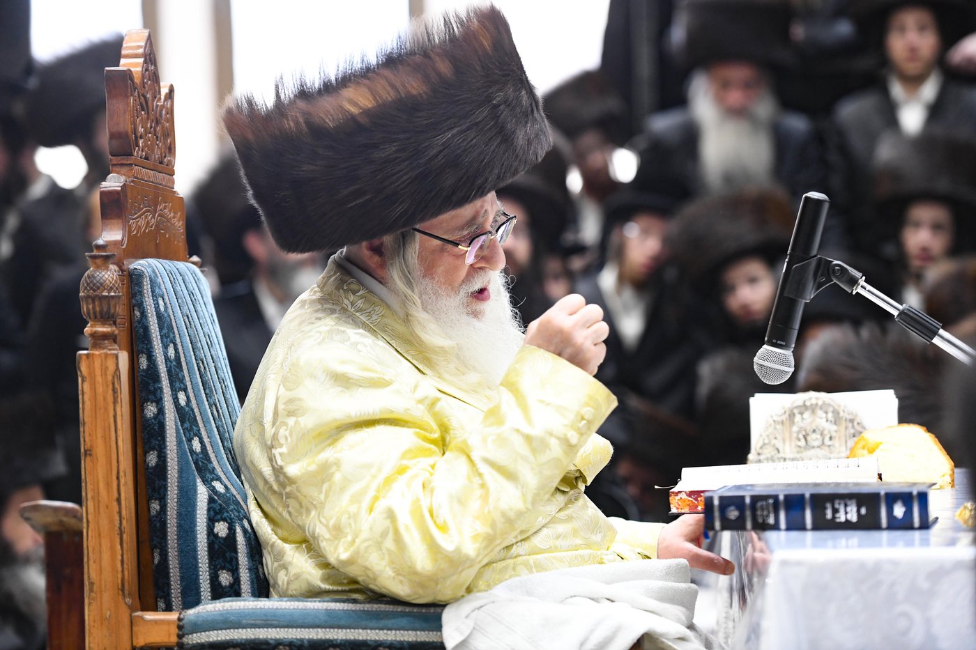 מתשליך וכפרות עד הלחיים: מראות יום הכיפורים בצאנז