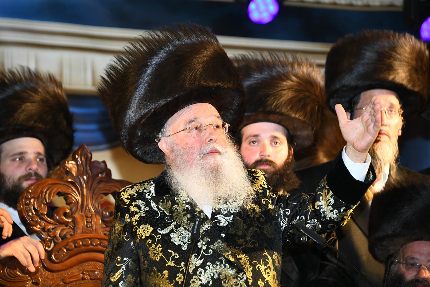רבבות בשמחת בית השואבה הגדולה בישראל בחצר הקודש מישקולץ בפתח תקוה
