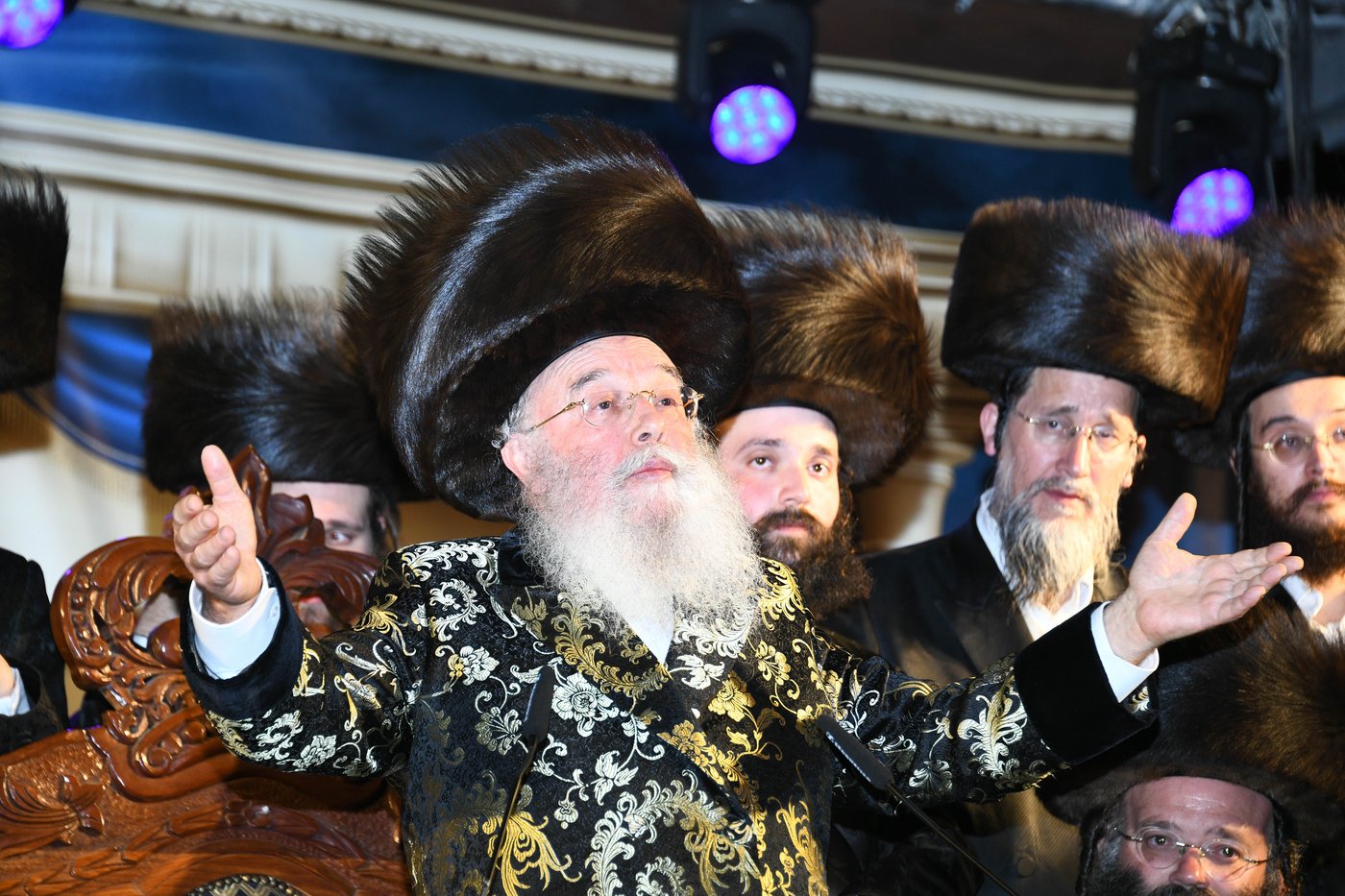 רבבות בשמחת בית השואבה הגדולה בישראל בחצר הקודש מישקולץ בפתח תקוה