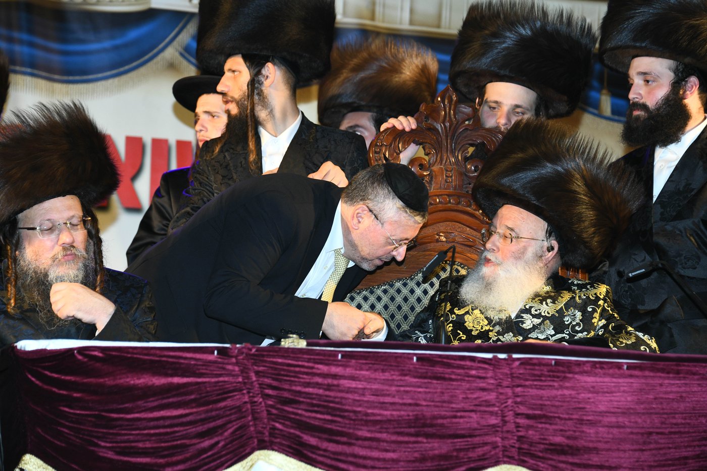 רבבות בשמחת בית השואבה הגדולה בישראל בחצר הקודש מישקולץ בפתח תקוה