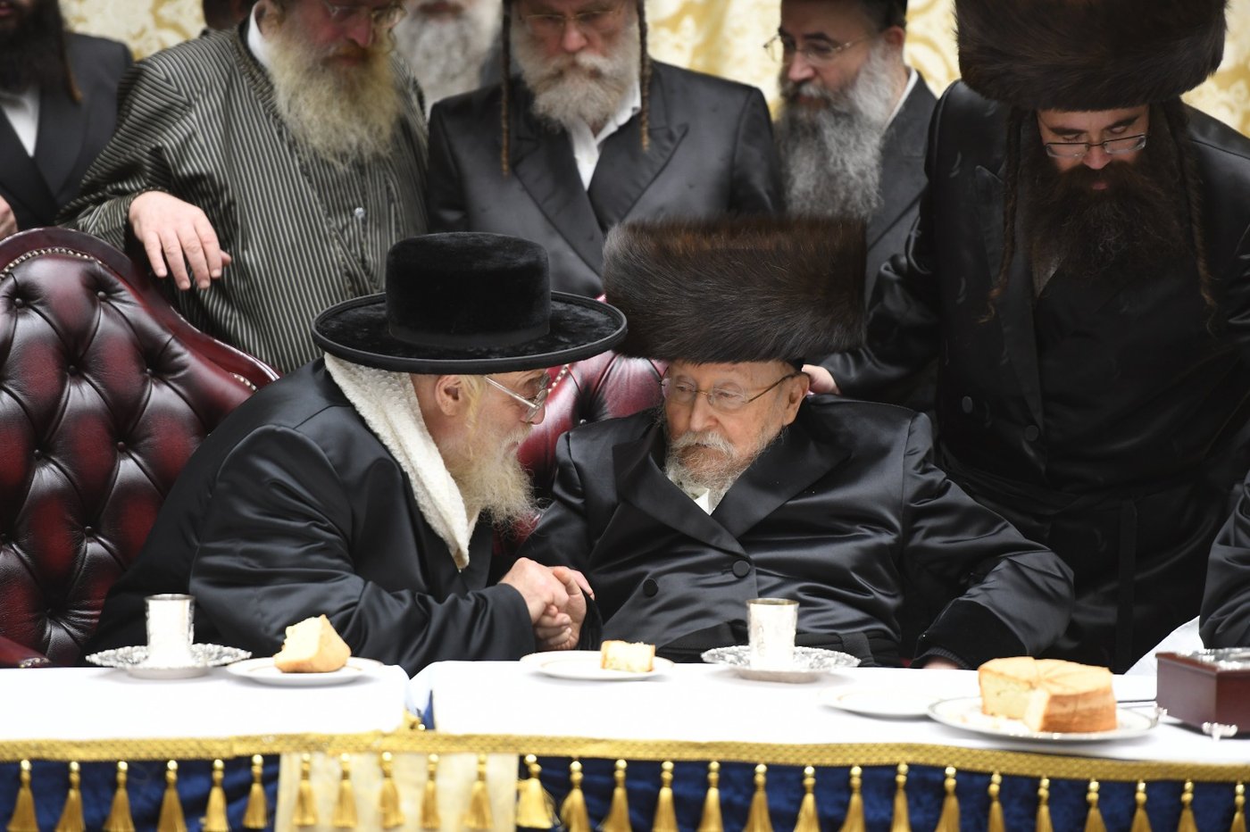 תיעוד: שמחת החתונה בחצרות ביאלא - אשלג - קאמרנא