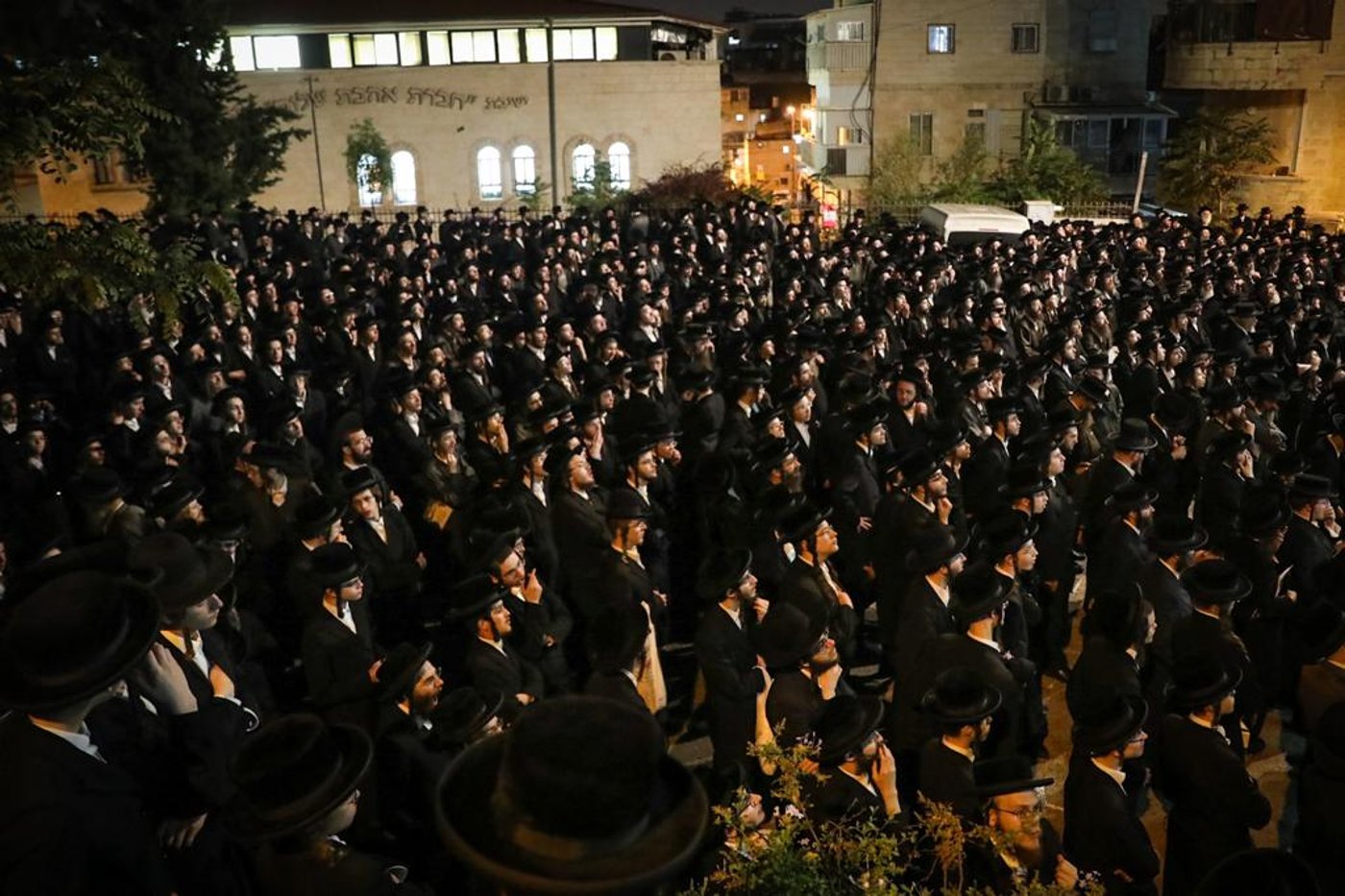 בזופניק: מאות מבני 'העדה' השתתפו בעצרת נגד הבחירות