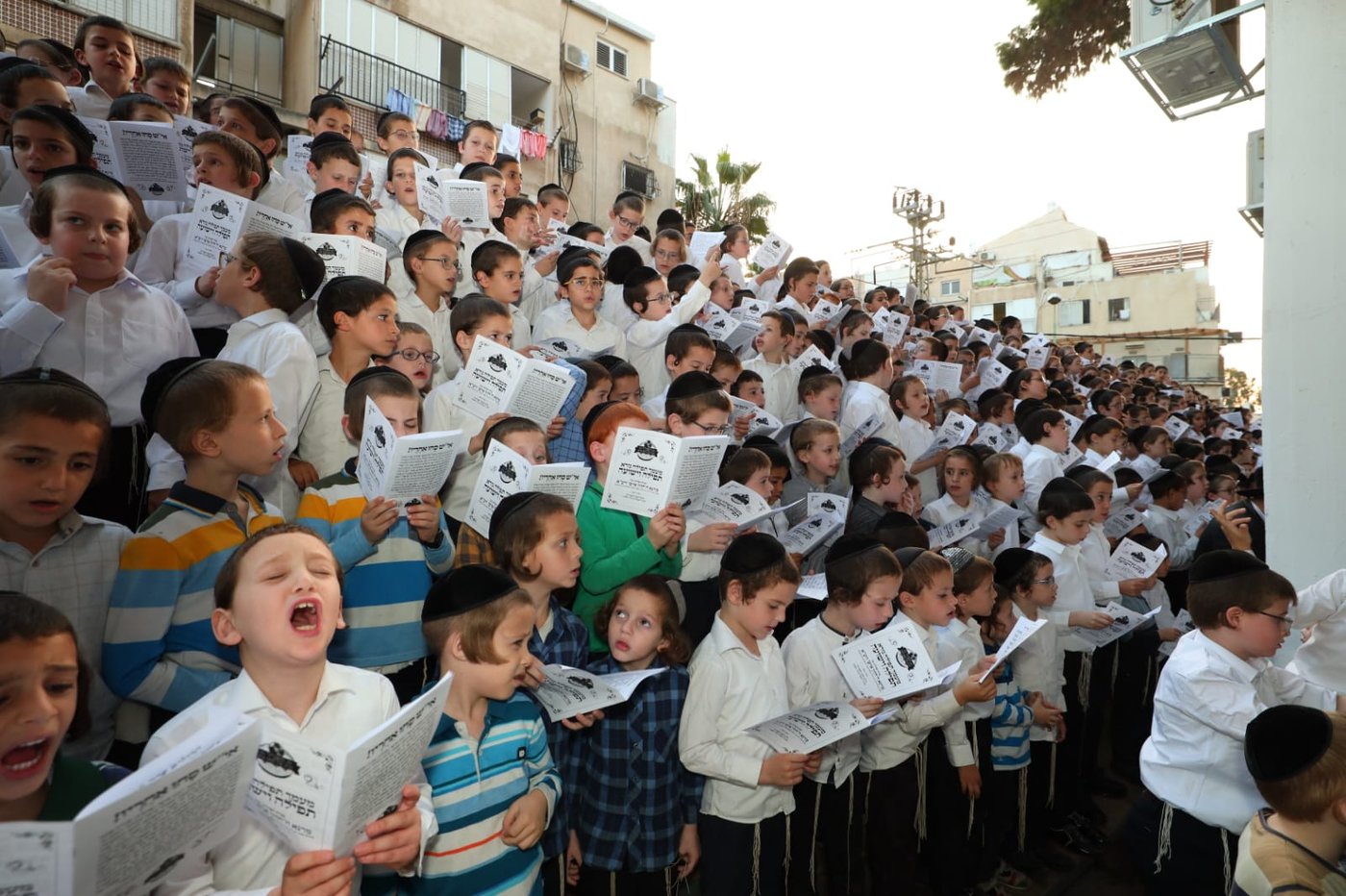 התפילה והזעקה של תינוקות של בית רבן ביום ההילולא תשפ"ב