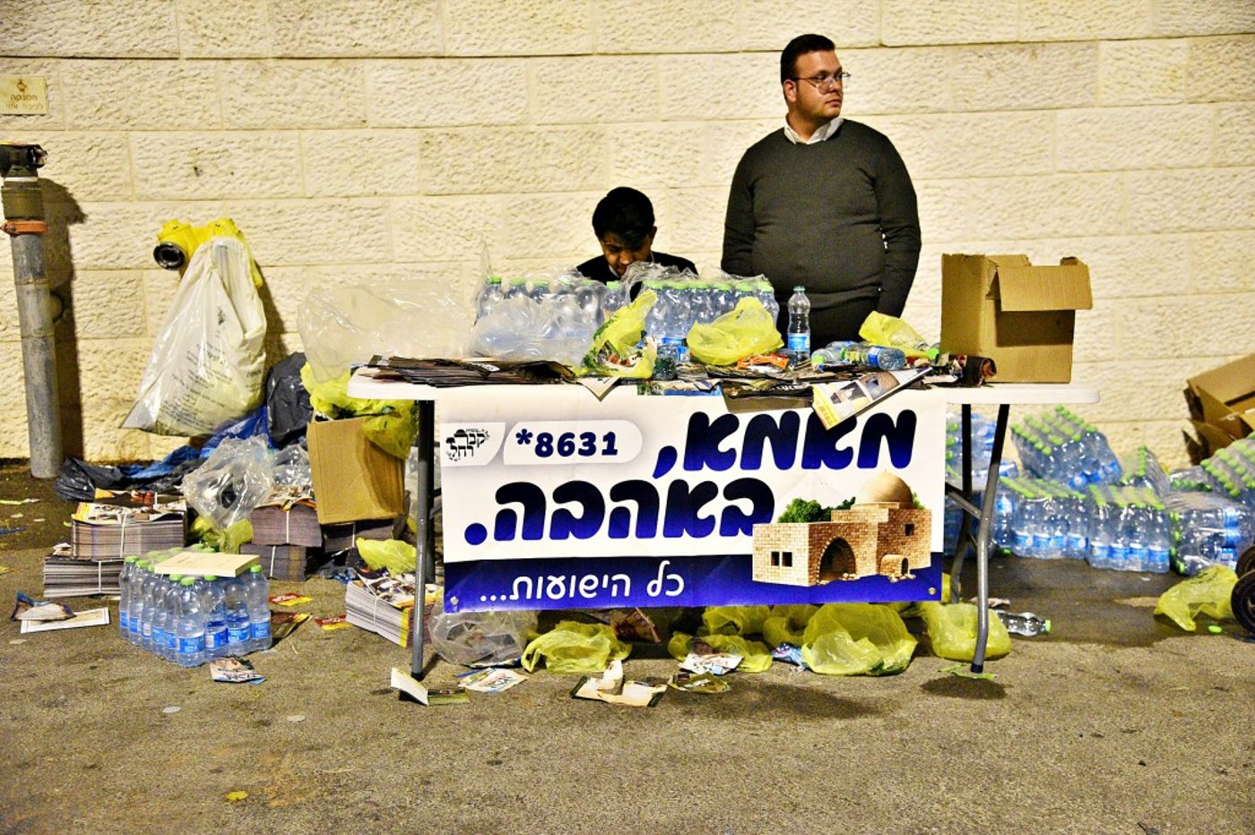 המונים פקדו את קברה של 'מאמע רחל' • תיעוד נרחב