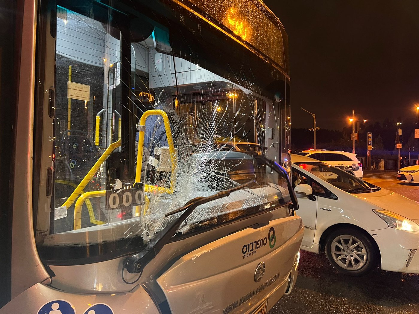הולך רגל בן 50 נפצע קשה מאוטובוס; עד ראיה: "הנהג היה עצבני"