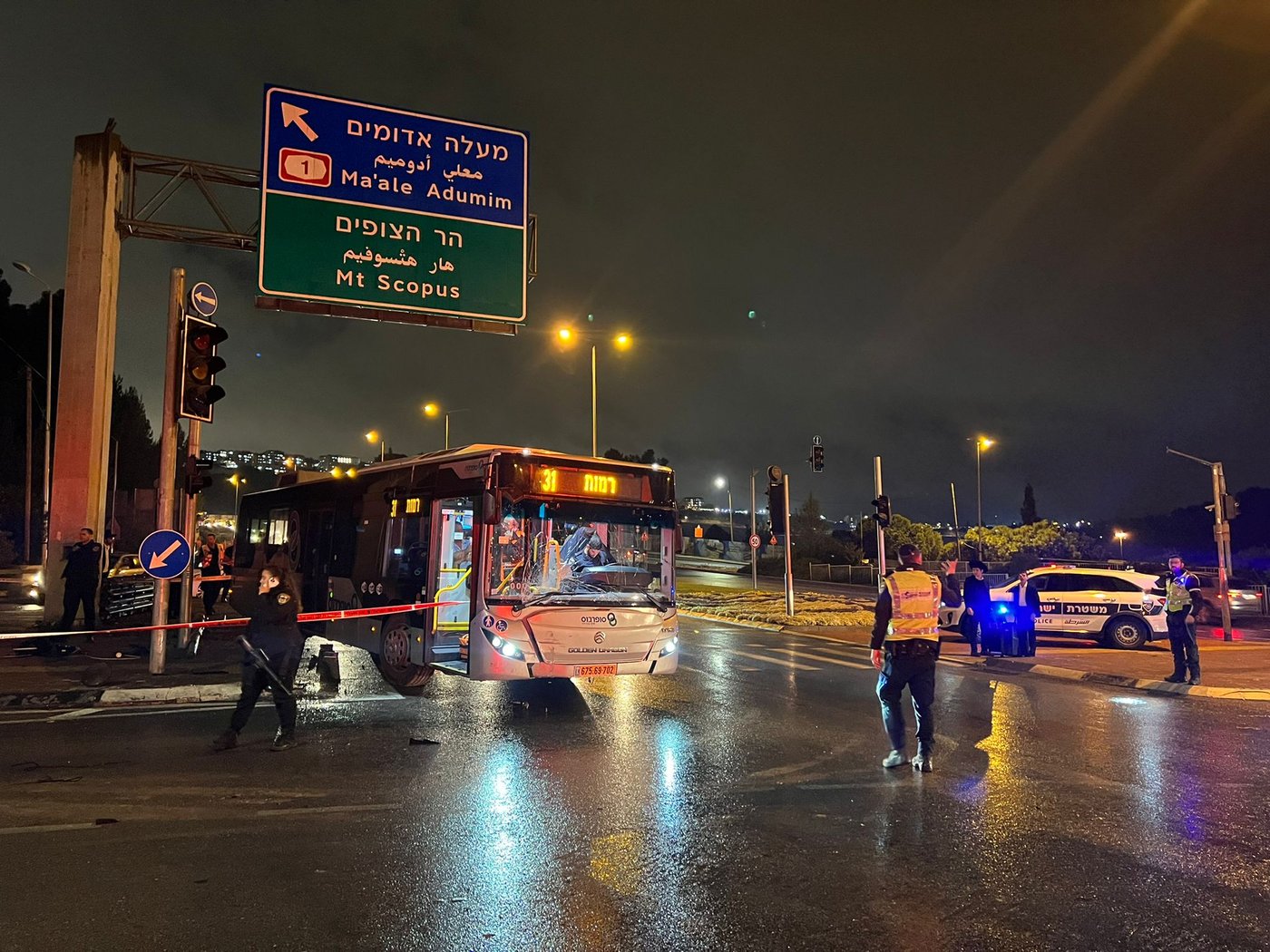 הולך רגל בן 50 נפצע קשה מאוטובוס; עד ראיה: "הנהג היה עצבני"