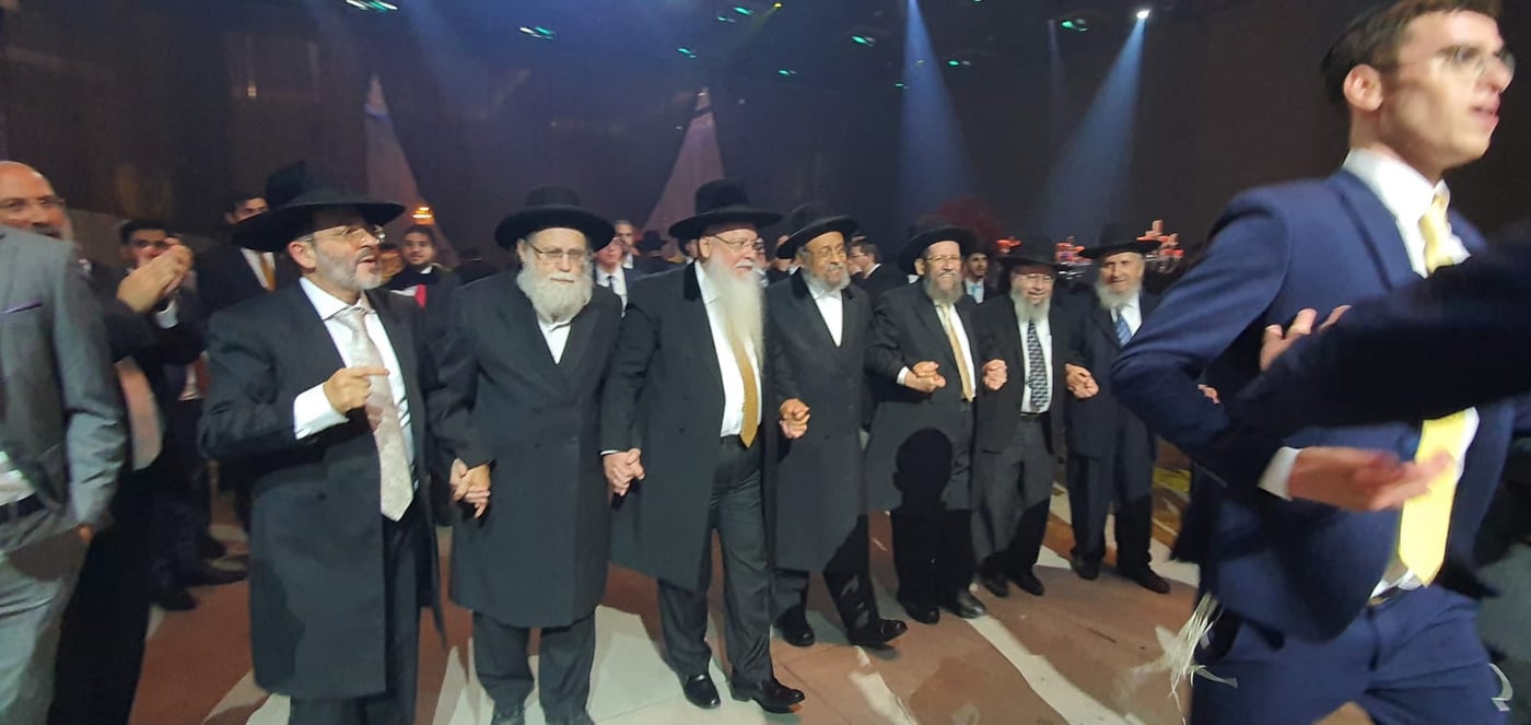 רב העיר אלעד חיתן את נכדו הראשון, אישי ציבור באו לברך