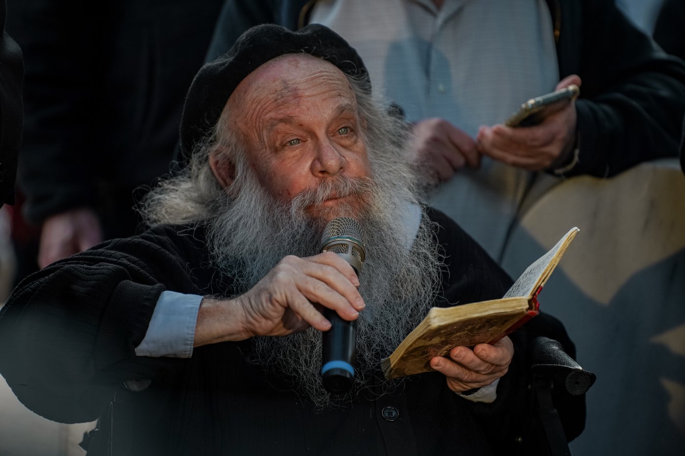 ביום היארצייט: המונים עלו לקברו של ר' שלמה קרליבך