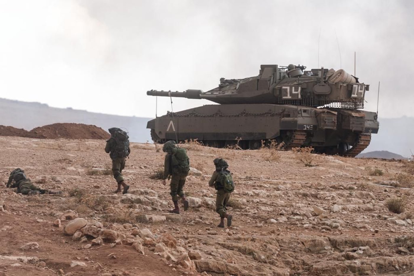 מקבלי האות: עלות השחר, שובר גלים ו'פעולות עלומות'