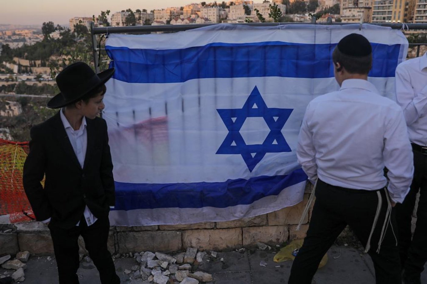 נר נשמה ולוח מחורר: כך נראה איזור הפיגוע היום בירושלים