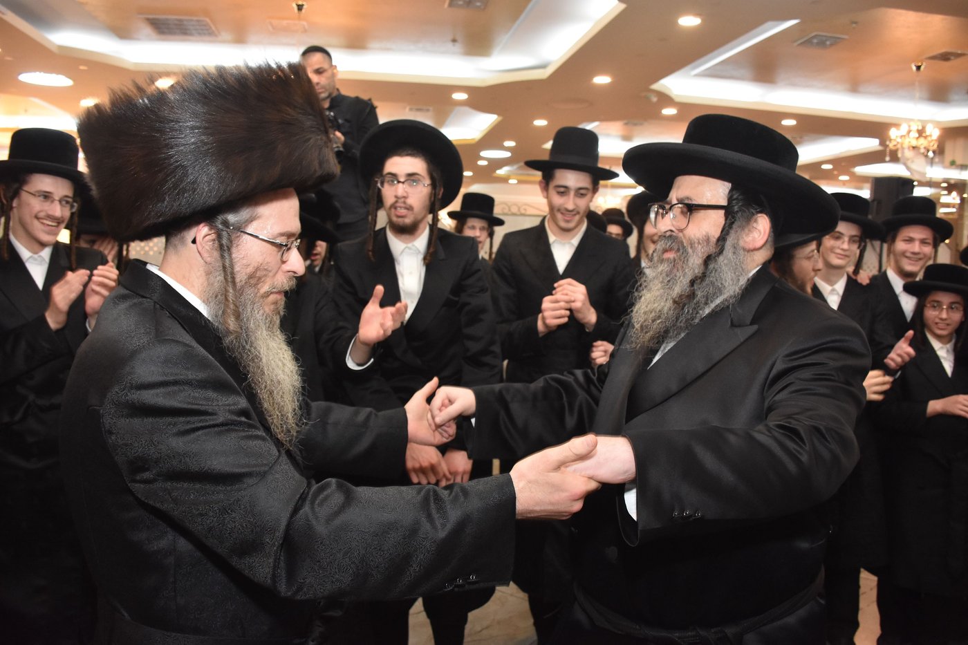 שמחת החתונה לבת האדמו"ר מנדבורנה אראד