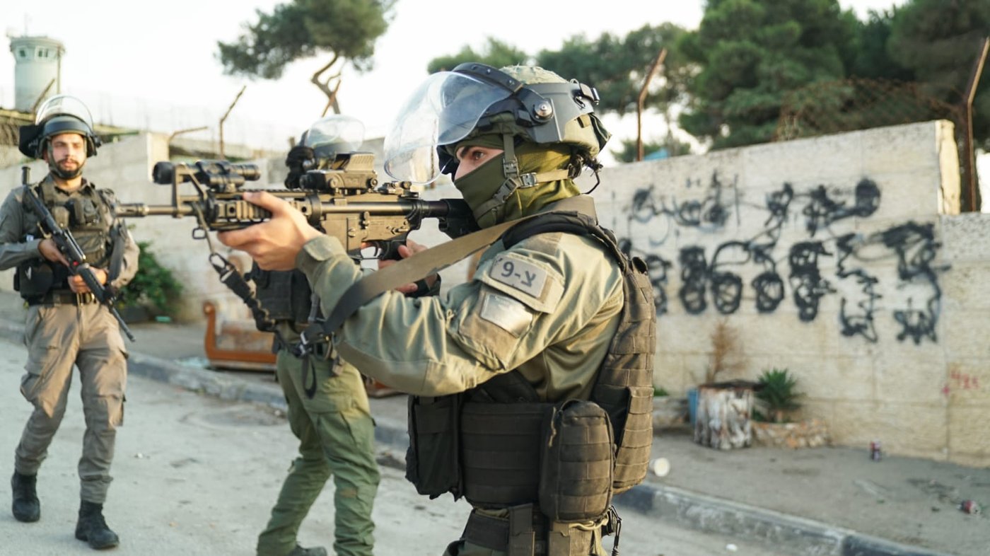 עשרות פלסטינים התפרעו באזור קבר רחל; לוחם מג"ב נפצע קל