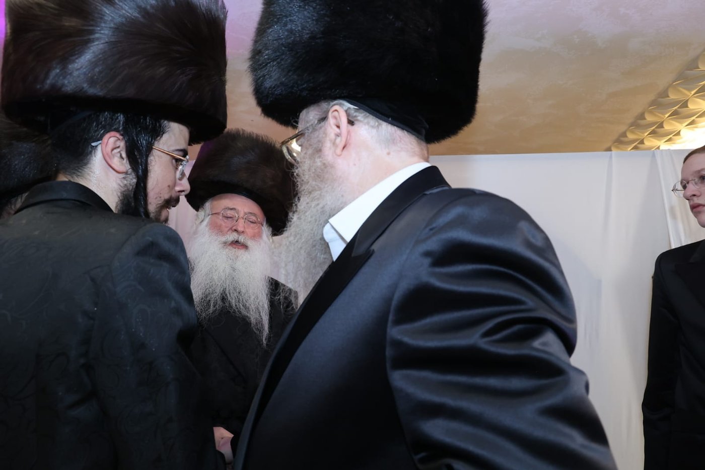 בהשתתפות המונים: שמחת החתונה לבתו של יו"ר ועד הישיבות הגרח"א קאופמן