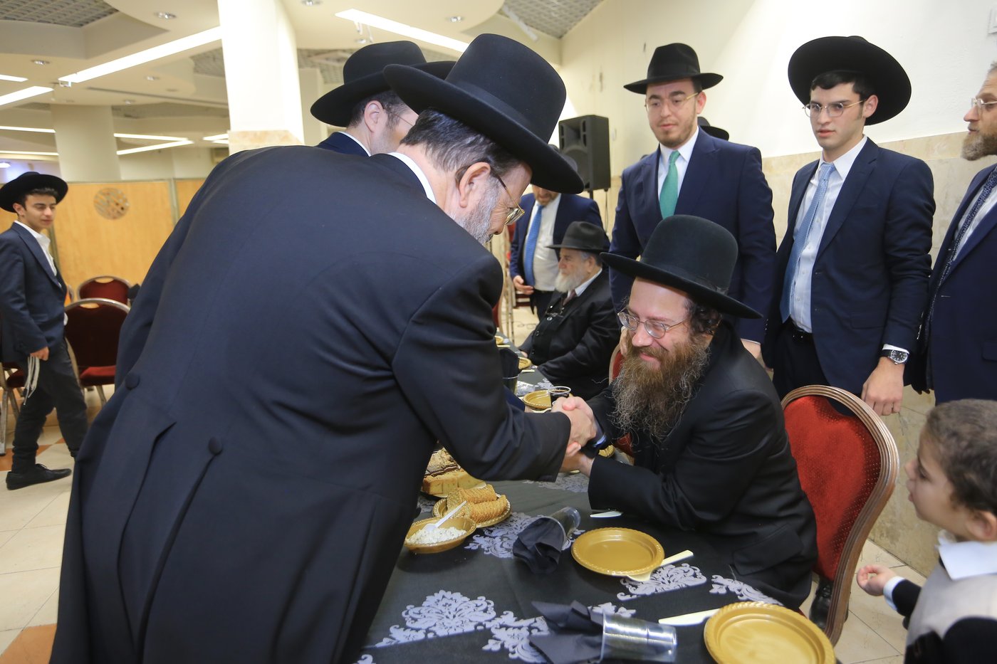 שמחת האירוסין לבנו הבכור של הפוסק רבי עמרם פריד | תיעוד