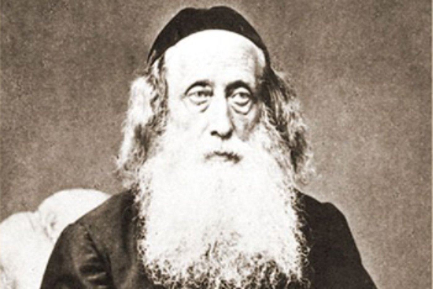 רבי אברהם נפתלי הירץ יענר מחבר שו"ת 'צלותא דאברהם' שהוא ותלמידיו סברו שאין יותר מתאים ממנו להתמנות למשרת הגאב"ד. ראב''ד קרקוב הגאון רבי אברהם נפתלי הירץ יענר (חי ופעל בין השנים תקס''ו - תרל''ו) ראב"ד קרקוב הגאון רבי אברהם נפתלי הירץ יענר