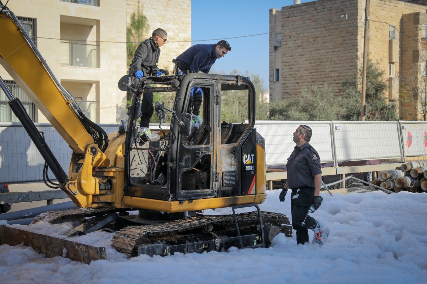 לילה שני שזה קרה: אלמוני הצית כלי הנדסי בשווי מאות אלפי ש"ח