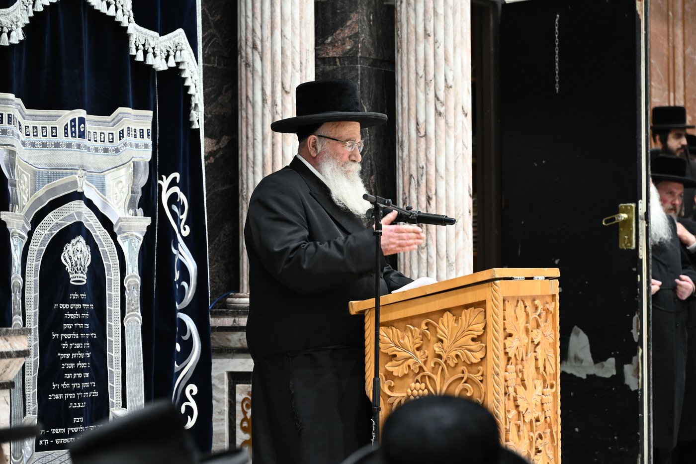 באופן נדיר: כך נפרדו בצאנז מהדיין שהסתלק בפתאומיות