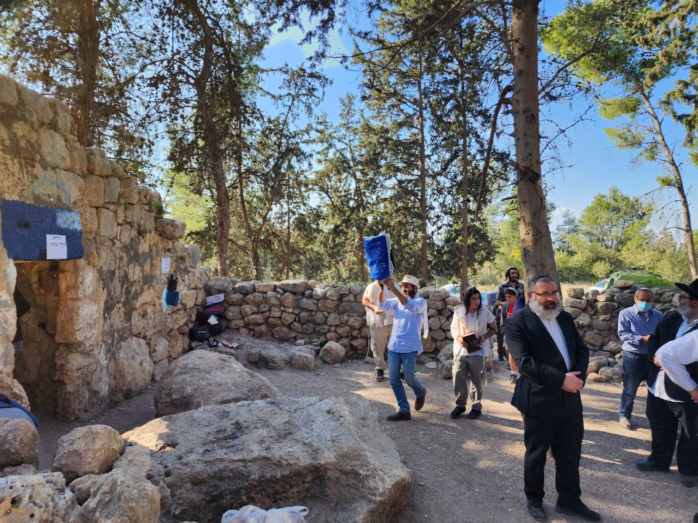 הכנסת ספר תורה למתחם 'קבר מתתיהו ובניו'