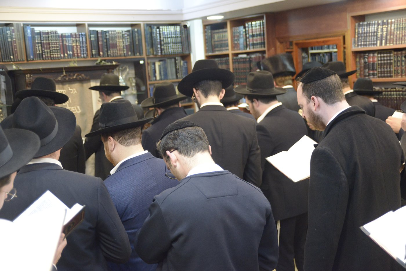 התפילות להחלמת רעייתו של רה"י הגרב"מ אזרחי • צפו