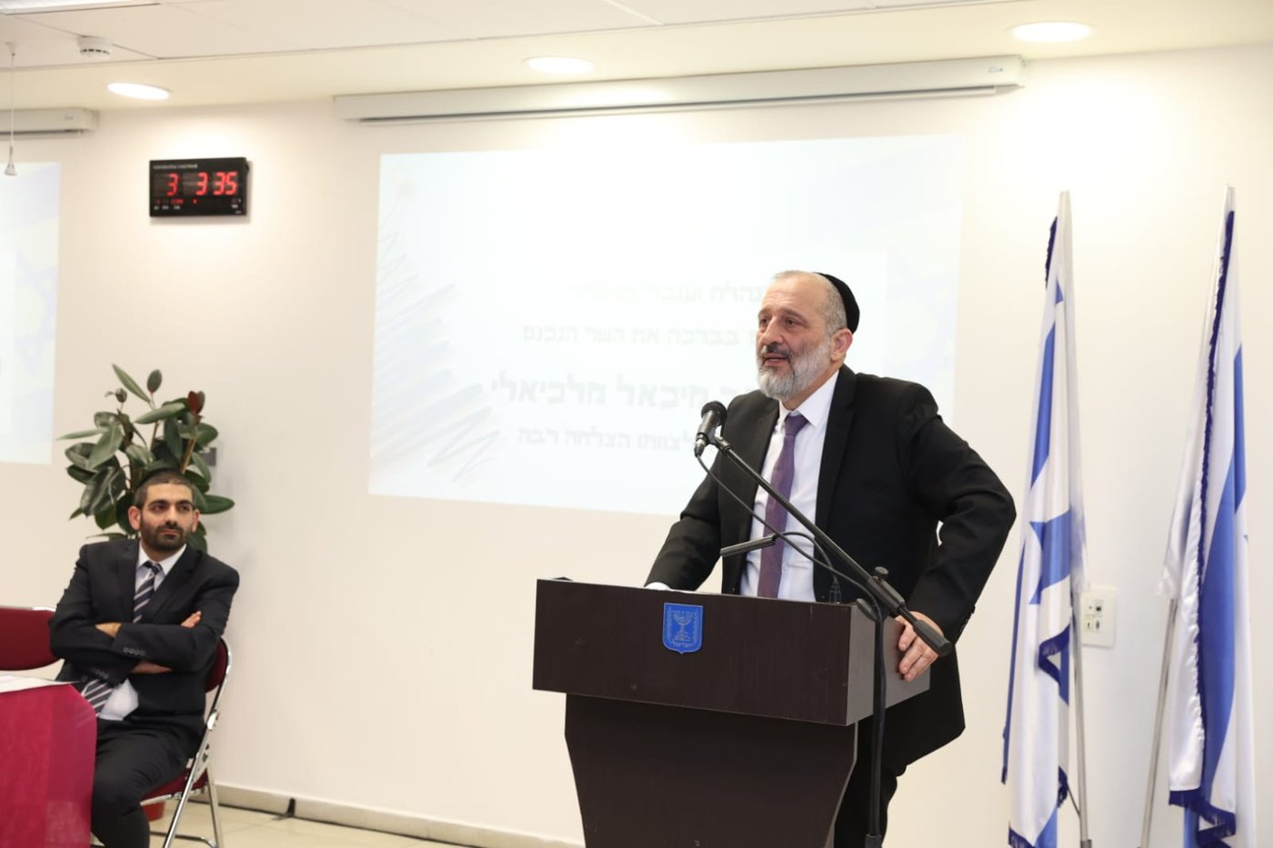 השר מלכיאלי נכנס למשרד הדתות: "נקדש שם שמיים"