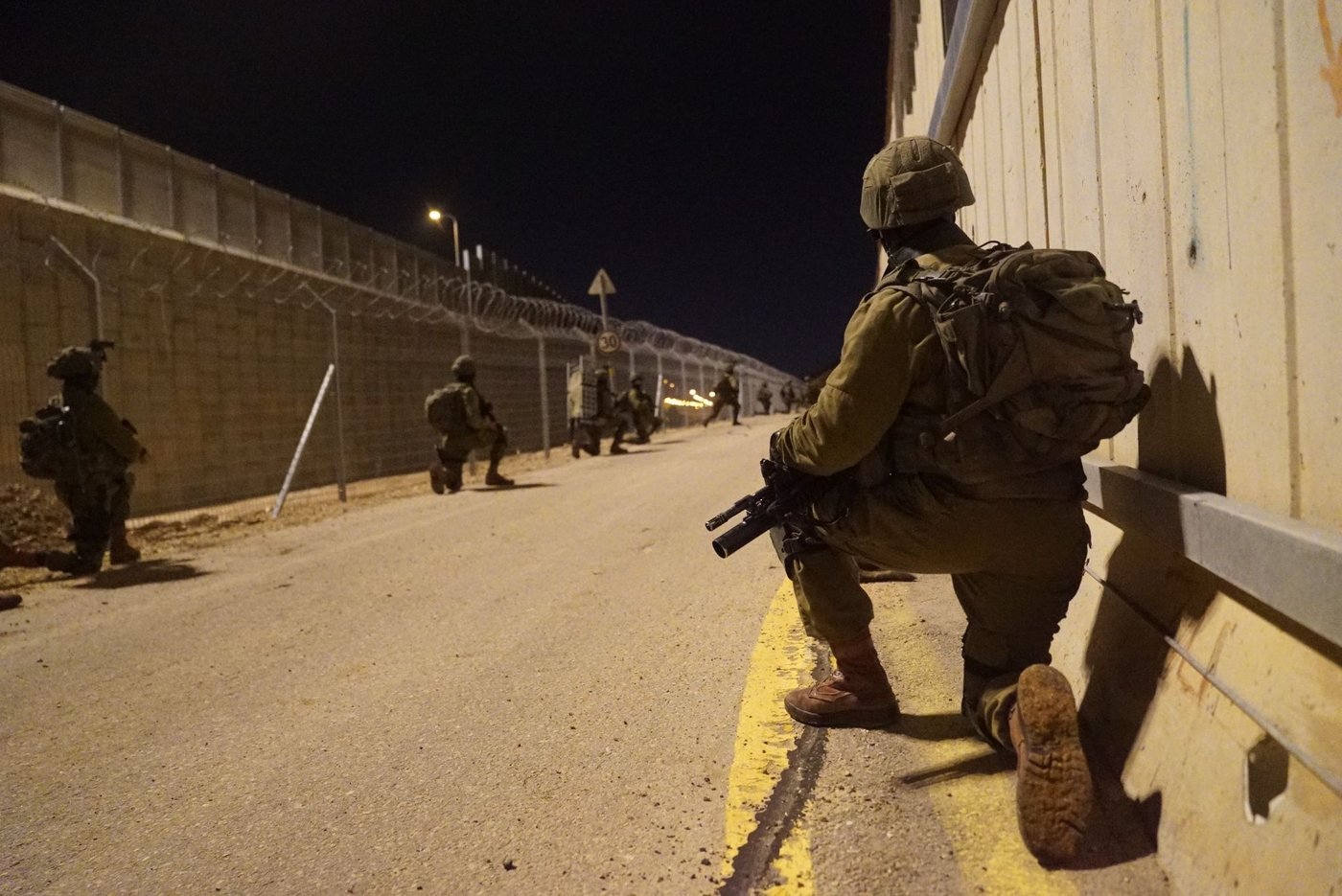שמונה מבוקשים נעצרו הלילה; צה"ל מצמצם כוחות ביהודה ושומרון