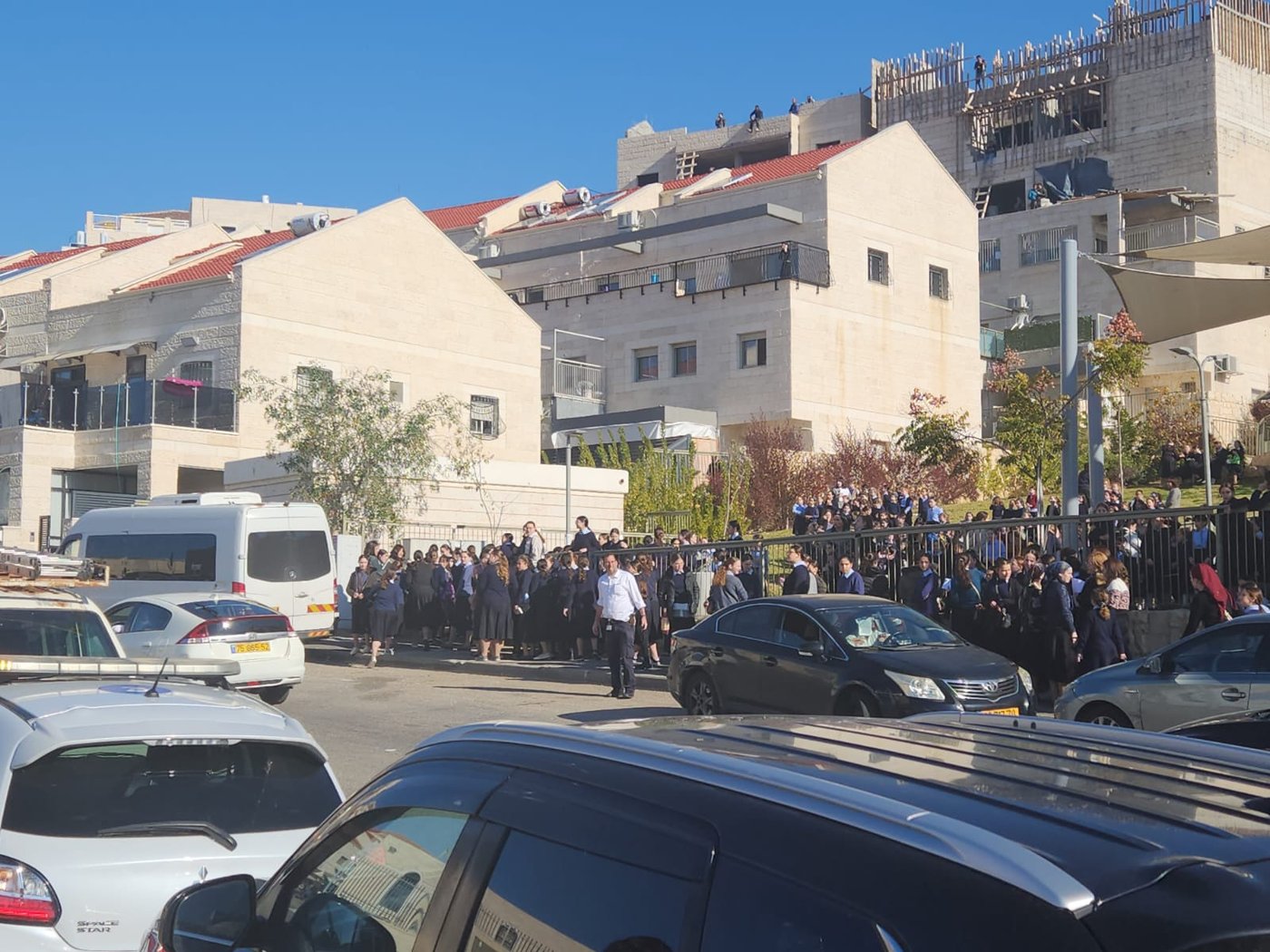 "שמענו פיצוץ בארוחת בוקר": שריפה פרצה בביתר עילית