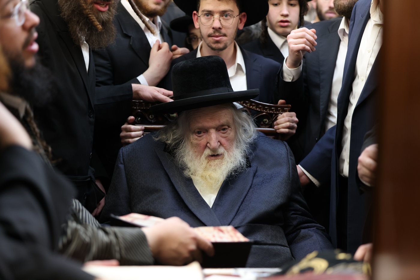 ראב"ד העדה החרדית חיזק את טבריה והתפלל במירון